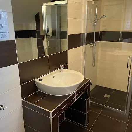 Ondraszek-pokoje Goscinne *